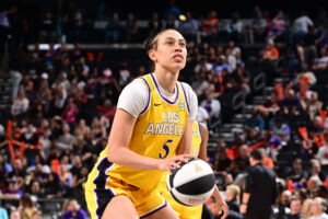 Dearica Hamby secures a crucial rebound late in the game