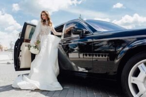 Luxury Cars Hiring Tips for Weddings and Corporate Events