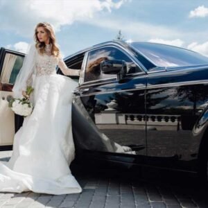 Luxury Cars Hiring Tips for Weddings and Corporate Events