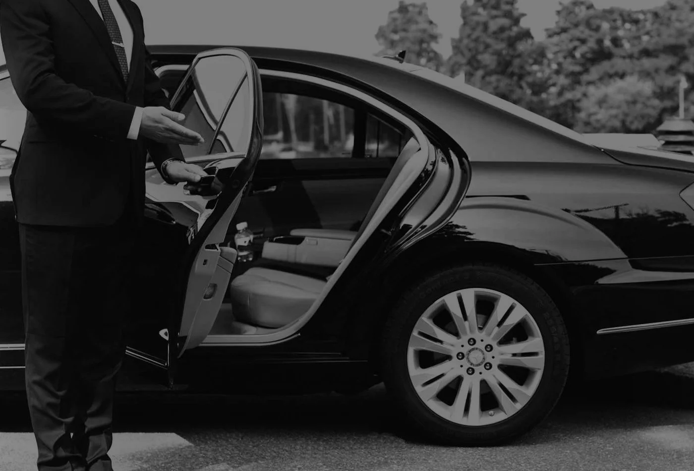 Detroit Metro Airport Sedan| Choice for Comfortable Airport Travel